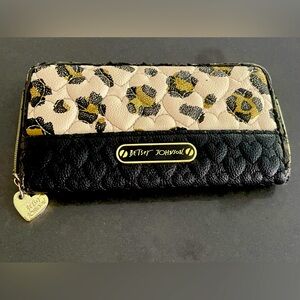 BETSEY JOHNSON CLUTCH. Vintage, Shiny gold card slots & ID slot. Rose print!